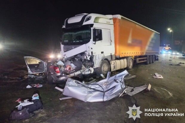 На Рівненщині подружжя киян загинуло під колесами вантажівки