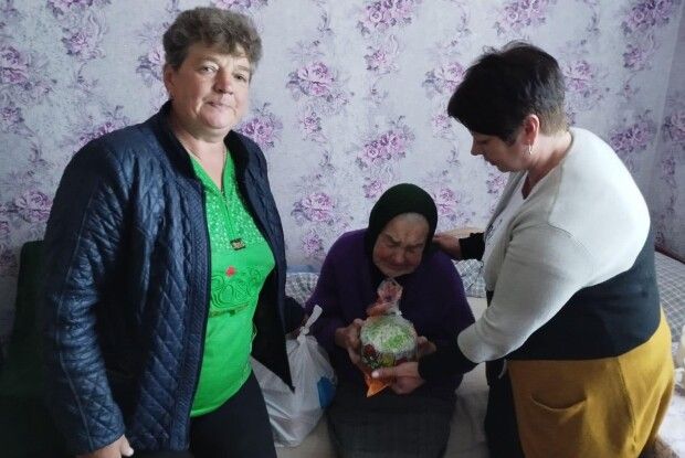 У громаді на Волині соціально вразливі категорії мешканців отримали продуктові набори до Великодня 