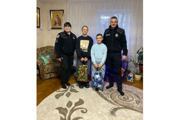 Чому діти загиблого воїна розчулили до сліз правоохоронців на Волині