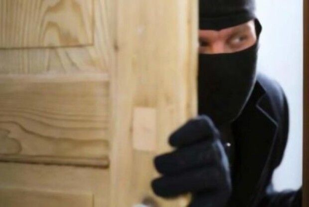 На Волині обікрали хату, коли господар був на заробітках