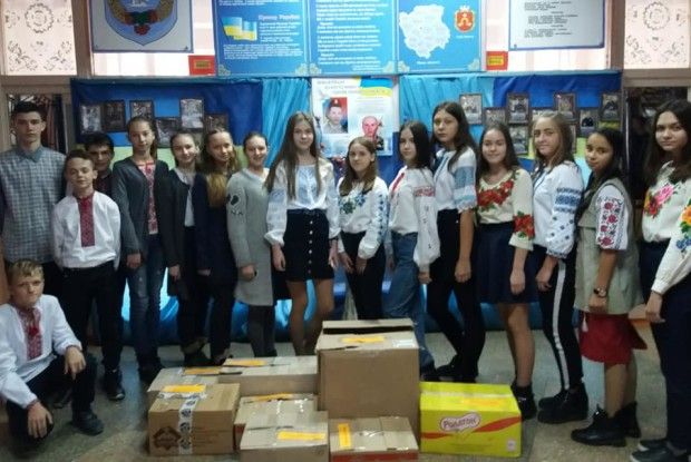Школярі Ковеля зібрали вантаж для українських захисників