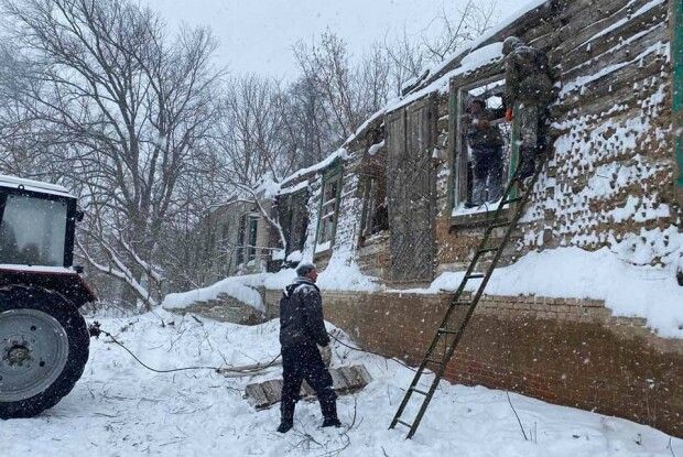 У стінах згорілої лікарні знайшли стародавні ікони (Фото)