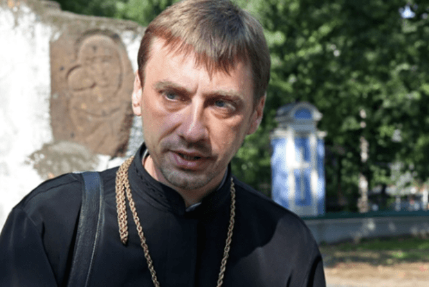 Колишній священник УПЦ МП розповів, як перейшов до УПЦ КП після поїздки в зону АТО