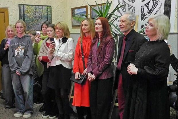 Уродженець білорусі на Волині воює  за Україну олівцем, пензлем і фарбами