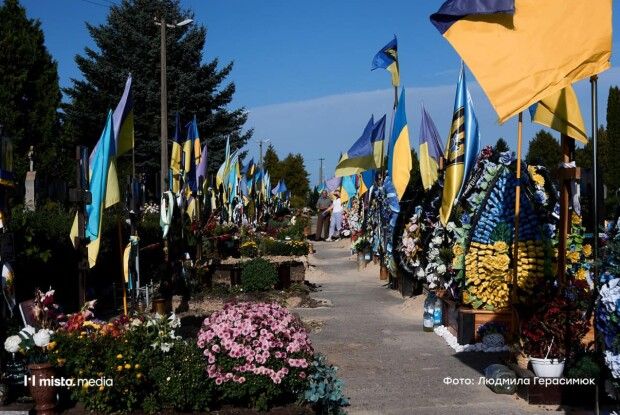 У Луцькому районі встановлюють пам'ятники загиблим Героям