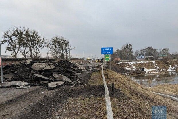 На Волині під час ремонту стався обвал мосту: постраждали робітники (Фото)