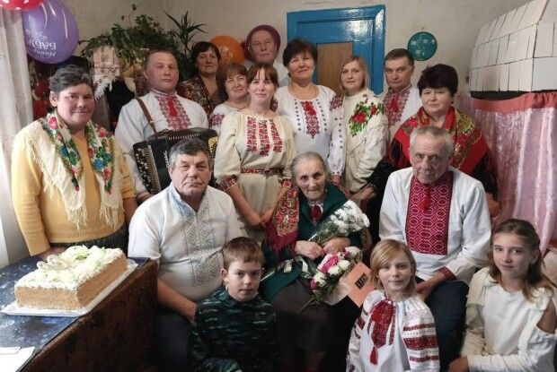 Сибір, заслання та 36 років праці: довгожителька з Волині відсвяткувала 90-річний ювілей