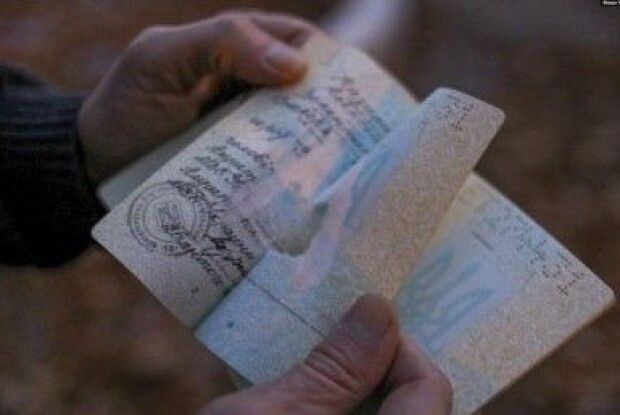 Звільненому в Криму журналісту в СІЗО Сімферополя видали &laquo;зіпсований&raquo; український паспорт