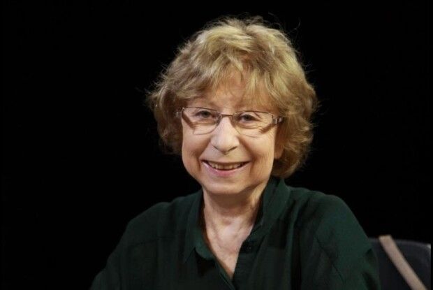 Російська актриса Ахеджакова передала на українську армію 10 тисяч доларів