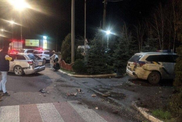 На Рівненщині водій в’їхав у блокпост та травмував військового 