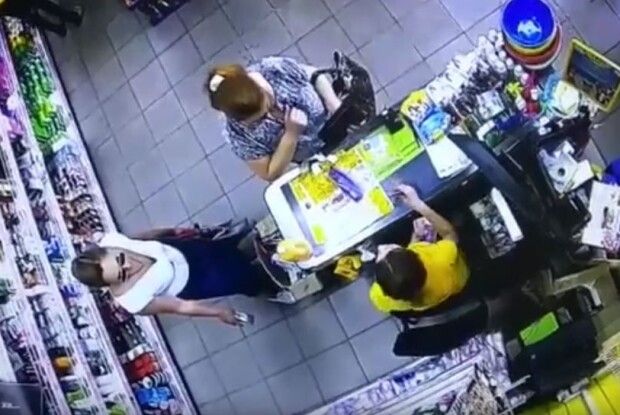 Двоє шахрайок виманили у касирки з Каменя-Каширського тисячу гривень (Відео)