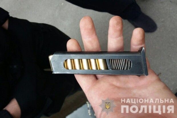 15-річний підліток стріляв із травматичного пістолета по людях і автомобілях (Відео +18)
