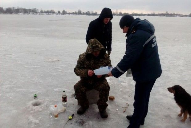 Камінь-каширських рибалок застерегли від небезпеки на водоймах