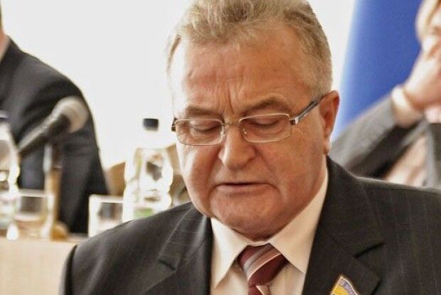 Правоохоронці з’ясували, хто спалив автівку відомого регіонала з Рівного