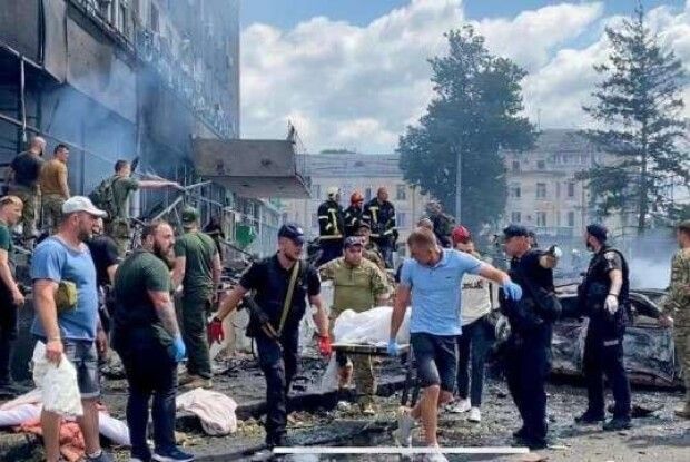 Сьогодні відбудеться прощання із загиблими внаслідок ракетного удару на Вінниччині