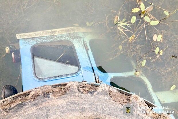 На Рівненщині загинув тракторист, перекинувшись у ставок разом із технікою
