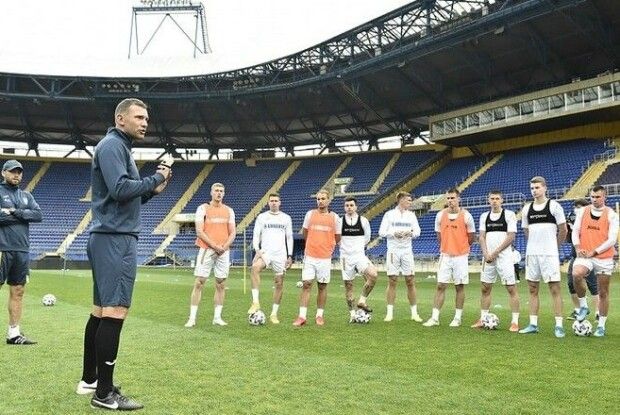 5 гравців залишають розташування збірної України