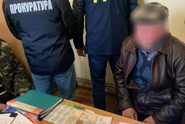 На Рівненщині на хабарі «погорів» директор ринку