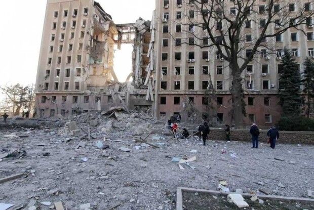 Внаслідок авіаудару по Миколаївській ОДА вже 12 загиблих