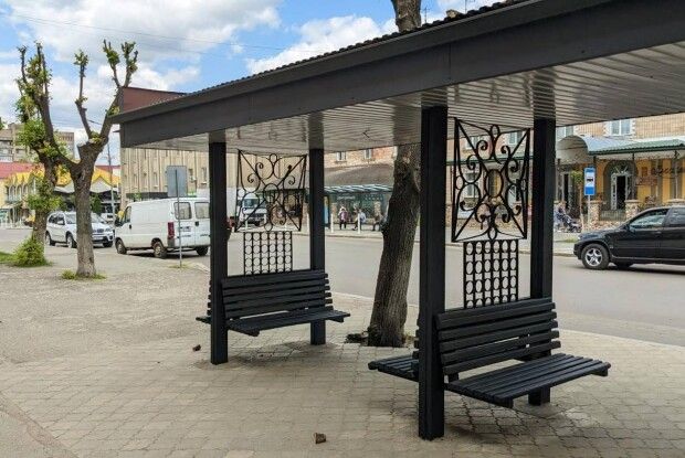 Міський голова Ковеля пообіцяв відремонтувати зупинки в місті