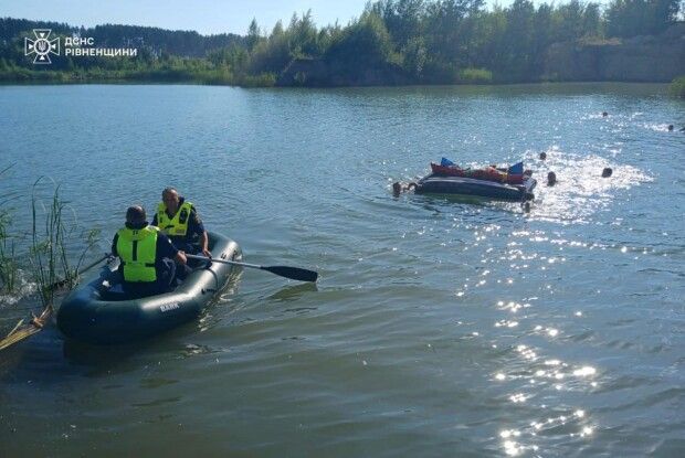 У Рівненському районі 13-річна дівчина пірнала у воду кар'єра і отримала травму