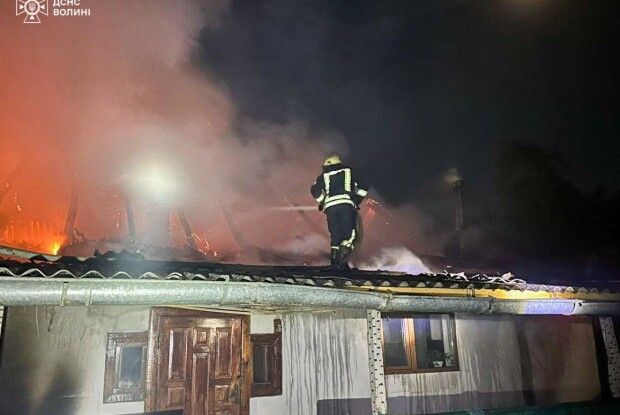На Волині серед ночі горіли хлів, гараж та житловий будинок