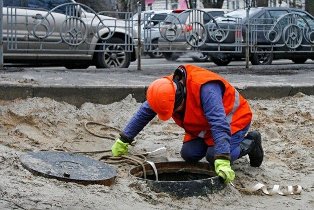 У Кривому Розі працівники водоканалу знайшли тіло немовляти в каналізації