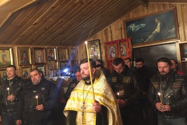 У Луцьку помолилися за спокій душ загиблих байкерів