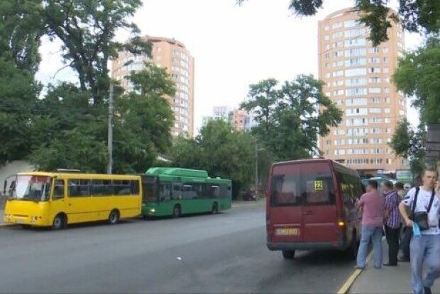 Водій маршрутки переїхав жінку на пішохідному переході (Відео)