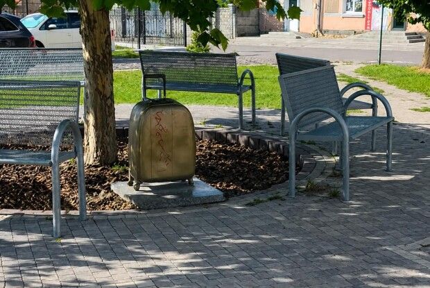 У місті на Волині вандали «прикрасили» символ переселенеців
