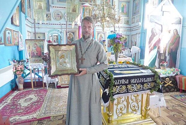 «Коли був обстріл, я бачив, як вони міцно стискали в руках хрестики»