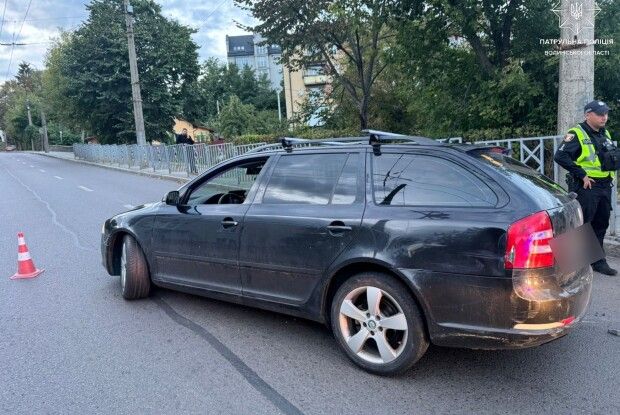 У Луцьку водій без прав і в стані сп’яніння в’їхав у пішохідну огорожу