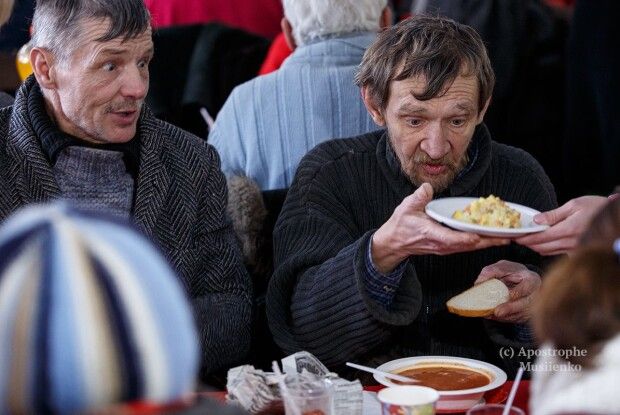 У Володимирі організували гаряче харчування для бідних