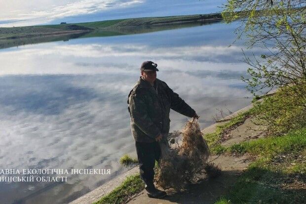 На водоймах Волині виявили понад 700 метрів браконьєрських сіток