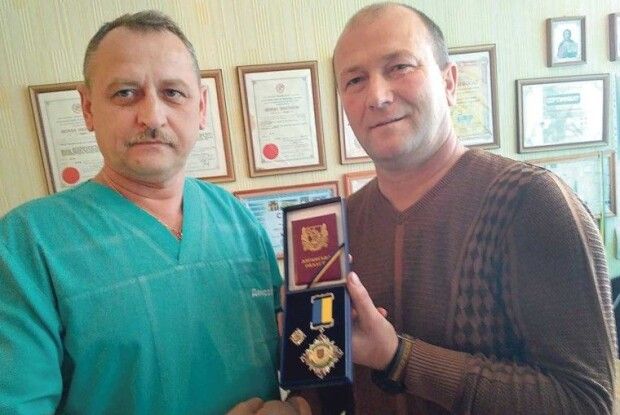 За хірурга Олександра Кругляка моляться у Новому Айдарі