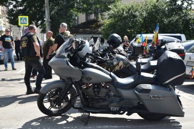 До Луцька приїхали незвичні байкери – депутати парламенту Литви