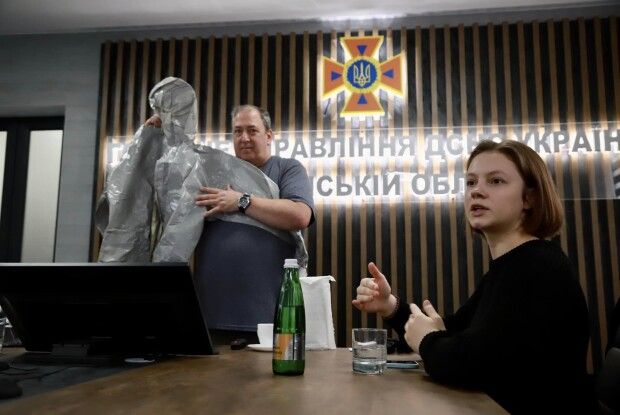 Американець на Волині вчив, як захищатися від радіоактивного і хімічного ударів