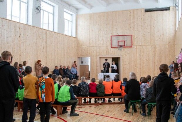 Підлога прогнила: у навчальному закладі на Волині вперше за 47 років відремонтували спортзал