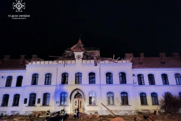 У Львові нічний ворожий обстріл зруйнував меморіальний музей