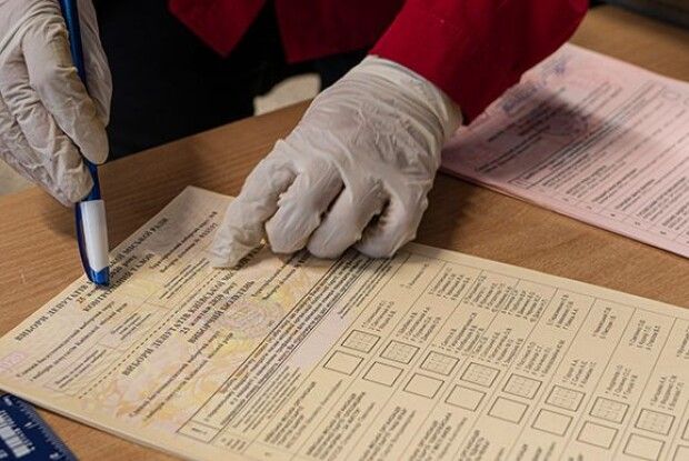 Явка на місцевих виборах 25 жовтня становила орієнтовно 37%