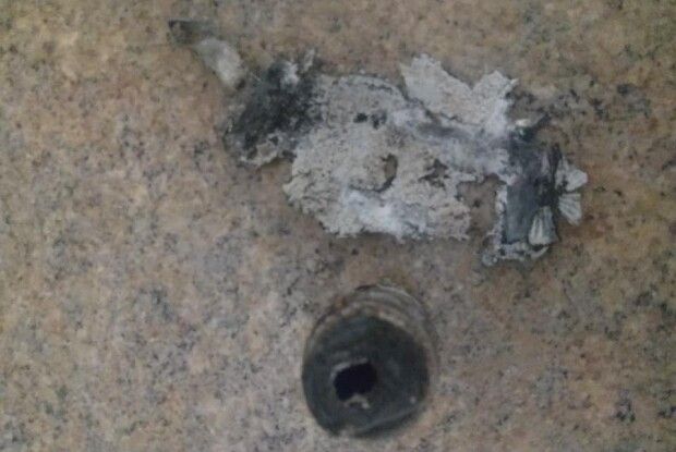 У новорічну ніч у помешкання нововолинців залетіла... ракета (Фото)