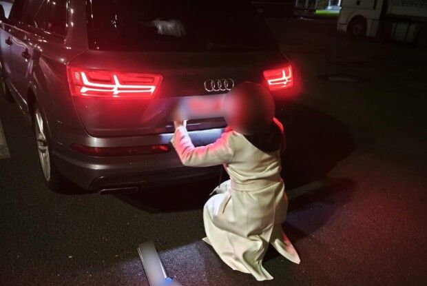 На Волині вночі зупинили водійку з «чужими» номерами 