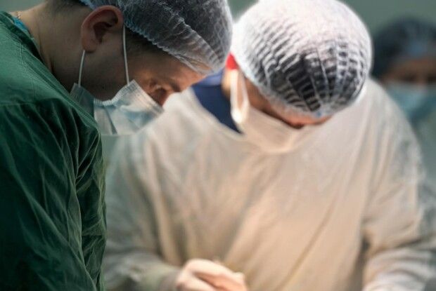 Волинські хірурги провели складну операцію, повернувши опору пацієнту