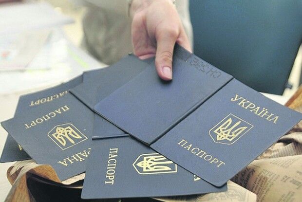 Аферисти з Рівненщини за чужим паспортом набрали кредитів на понад мільйон гривень