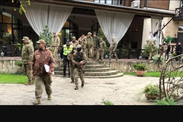 В обласному центрі на Заході України працівники ТЦК і поліції провели масштабний рейд по барах і ресторанах