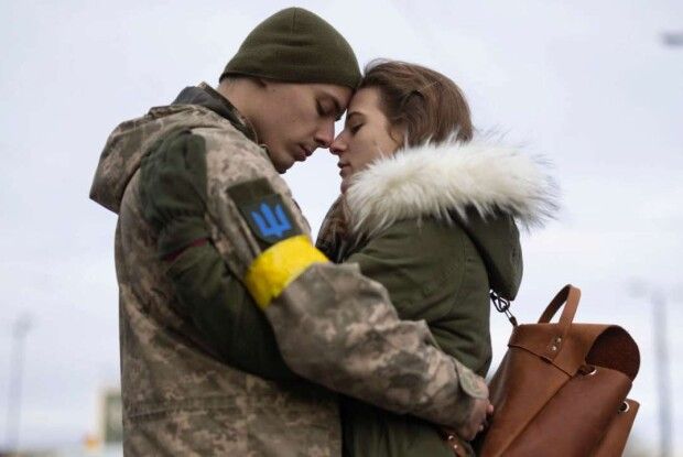 Розділені війною: як зберегти кохання  на відстані