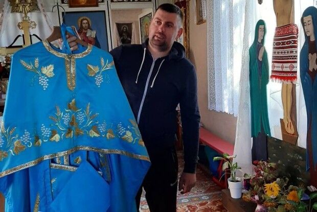 У списку «за здоров’я» священника  Ігоря Літвінцова уже майже сотня  земляків-воїнів. Є і зниклий безвісти... (Фоторепортаж)