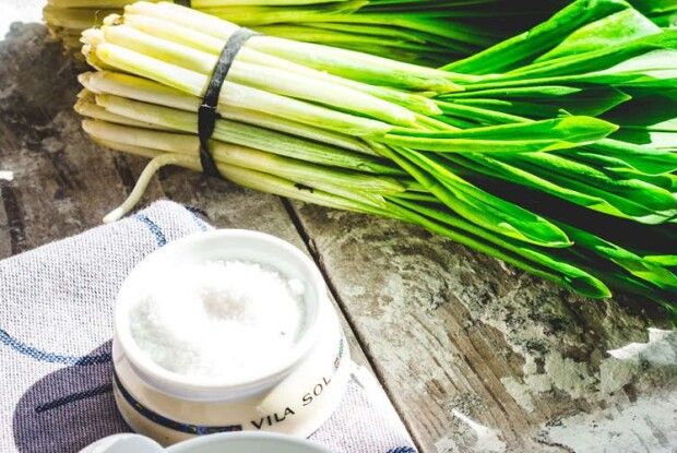 Вітамінізуймося:  уже з’явилась черемша! (Підбірка рецептів)