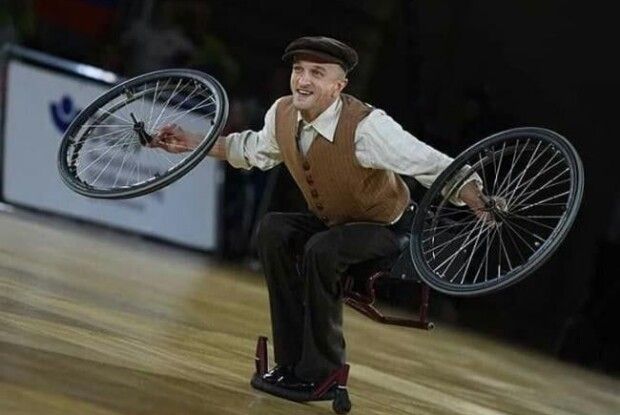 Рівнянин виграв два золота чемпіонату спортивних танців на візках