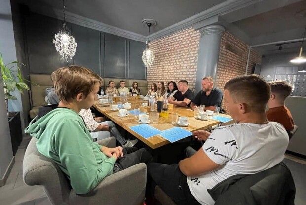 Кращих випускників Нововолинська підтримали гривнею